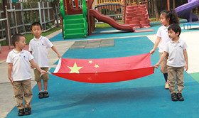 新英才幼儿园举行新学期第一次升旗仪式！