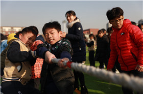 心手相连---北京市新英才学校小学部第九届拔河比赛