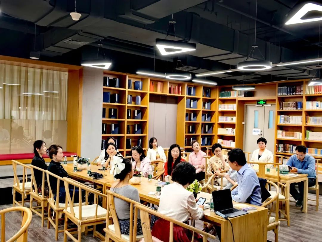 新英才家长读书会 | 《霓虹灯外》20世纪初日常生活中的上海